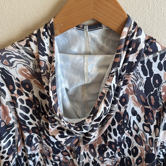 Free People Printed Layer Long Sleeve Top With Hood Faded Leopard Combo Size XL - Picture 7 of 15
